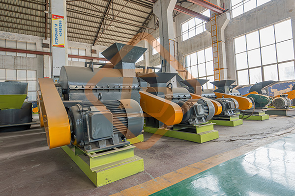 新疆年產(chǎn)十萬噸有機無機復(fù)混肥生產(chǎn)線裝車發(fā)貨